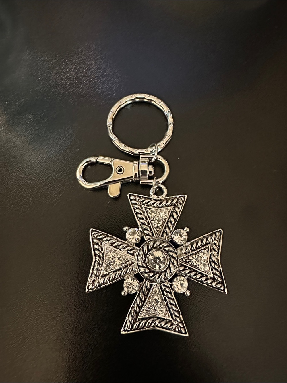 Decorative Silver Cross Keychain - Elegant Home Accent